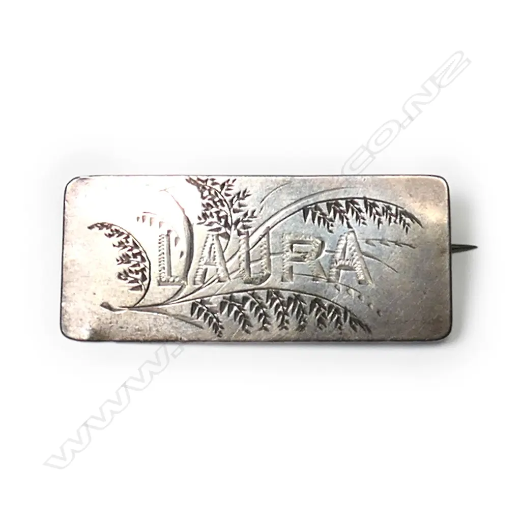 A late 19thC 'J.F' silver brooch, Image 1++